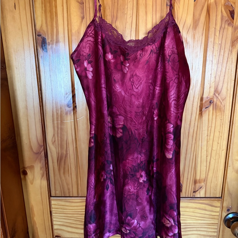 Vintage expressions dark floral short nightgown